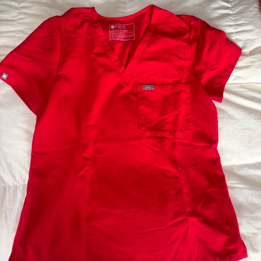Figs Pop Red Small Catalina One Pocket Scrub top